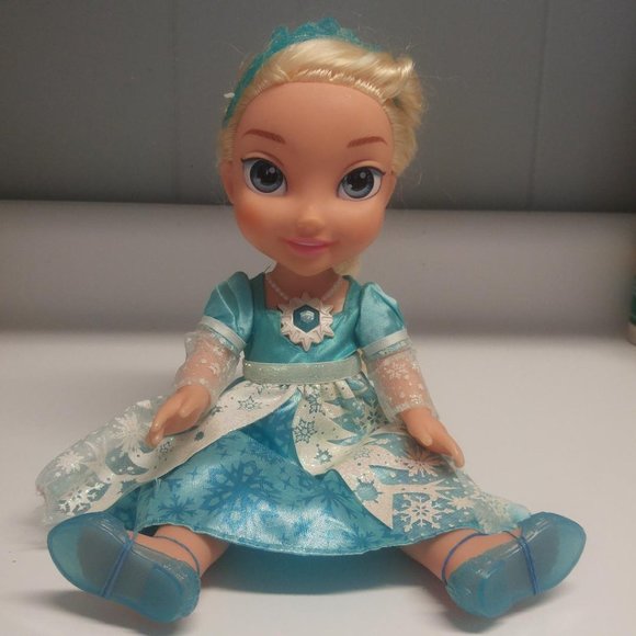 elsa snow glow doll